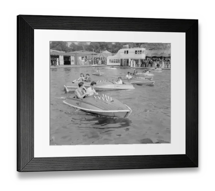 Framed Print : Crowds enjoying the small power boats on the boating lake at Battersea Pleasure Gardens Framed Print : Crowds enjoying the small power boats on the boating lake at Battersea Pleasure Gardens