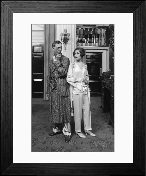 Framed Print : Scene from the play Plunder. 19th August 1928 Framed Print : Scene from the play Plunder. 19th August 1928