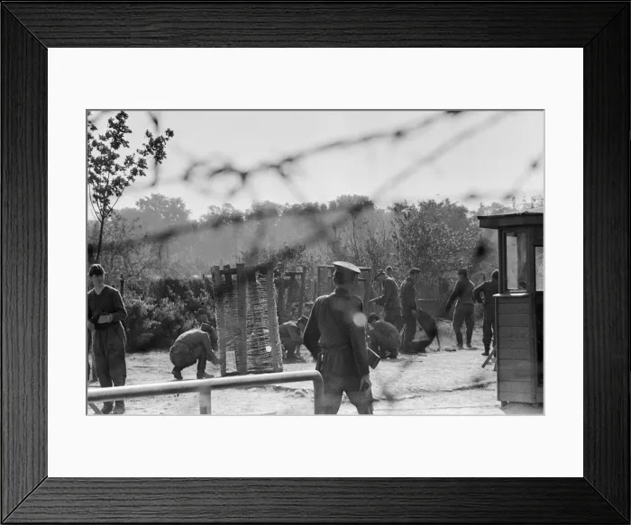 Framed Print : Views of the Berlin Wall with soldiers patrolling. October 1961 Framed Print : Views of the Berlin Wall with soldiers patrolling. October 1961