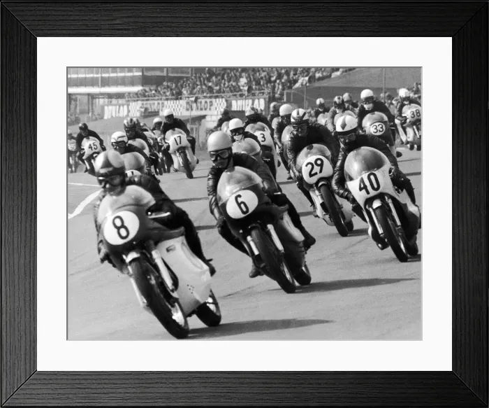 Framed Print : The start of the 251cc to 350cc race at Brands Hatch. The 42 competitors can be seen here