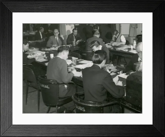 Framed Print : Busy scenes on the Daily Mirror news desk, 3rd March 1957 Framed Print : Busy scenes on the Daily Mirror news desk, 3rd March 1957