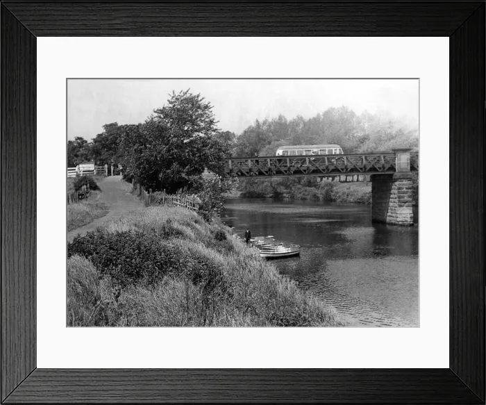 Framed Print : An idillic summers day on the banks of the River Wear at Chester-le-Street, Durham