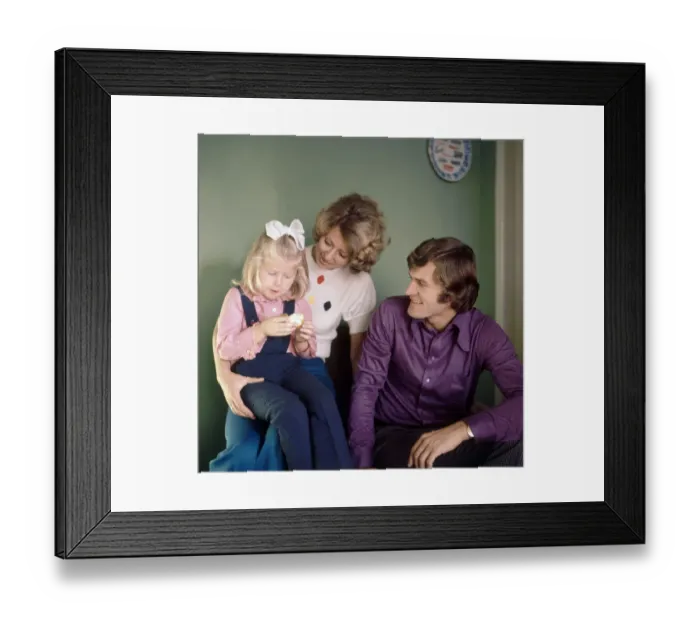 Framed Print : Poland footballer Wlodzimierz Lubanski at home with his wife and daughter Framed Print : Poland footballer Wlodzimierz Lubanski at home with his wife and daughter