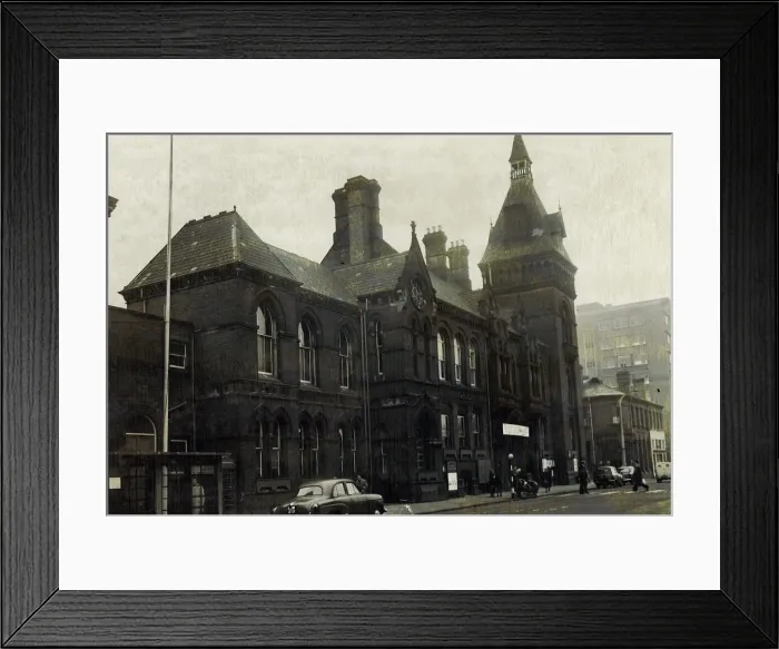 Framed Print : West Bromwich Town Hall... 19-03-1917 Framed Print : West Bromwich Town Hall... 19-03-1917