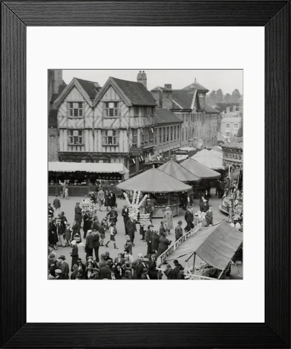 Framed Print : A typical scene taken in Stratford during Mop'day. 12 / 10 / 1933 Framed Print : A typical scene taken in Stratford during Mop'day. 12 / 10 / 1933
