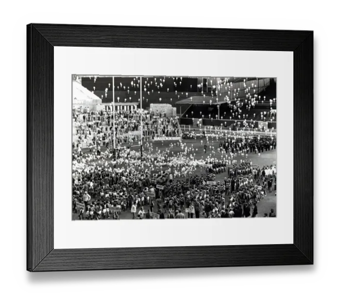 Framed Print : Sport - Rugby - Wales WRU centenary - The balloons go up at the Gala opening at Cardiff