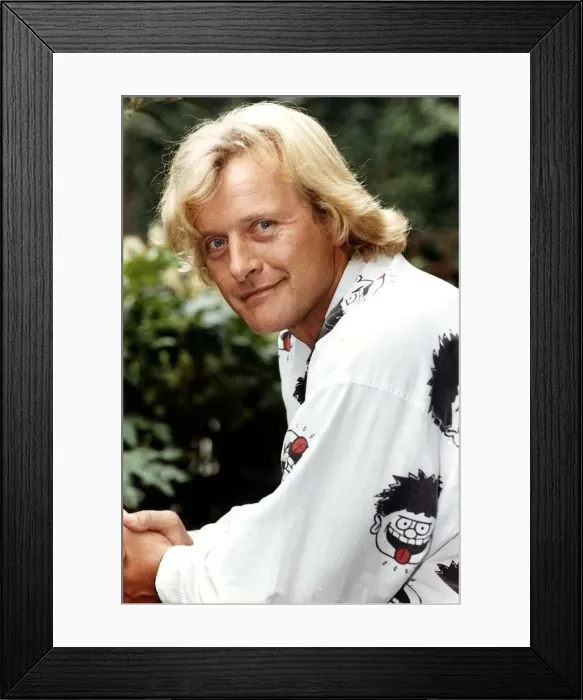 Framed Print : Rutger Hauer actor wears Beano shirt A©Mirrorpix Framed Print : Rutger Hauer actor wears Beano shirt A©Mirrorpix