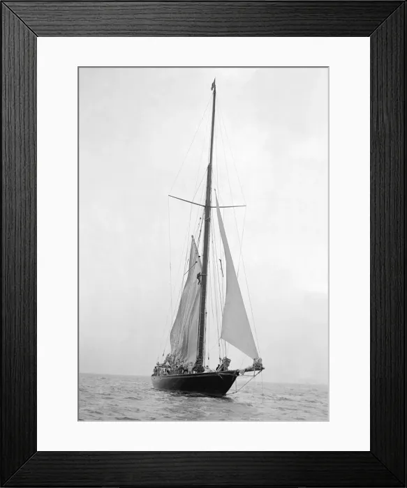 Framed Print : The yacht Brittania taking part in the Southend Ragatta in the 20 s Framed Print : The yacht Brittania taking part in the Southend Ragatta in the 20 s