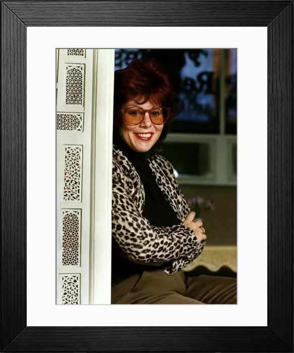 Framed Print : Ruby Wax Actress Comedienne Dbase A©Mirrorpix Framed Print : Ruby Wax Actress Comedienne Dbase A©Mirrorpix
