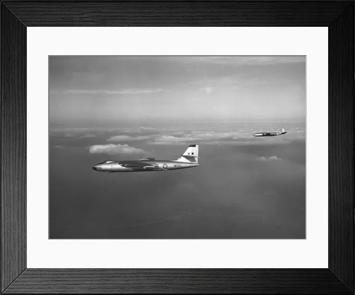 Framed Print : Aircraft Vickers Valliant B1 V Bomber from RAF Marham in Norfolk Framed Print : Aircraft Vickers Valliant B1 V Bomber from RAF Marham in Norfolk