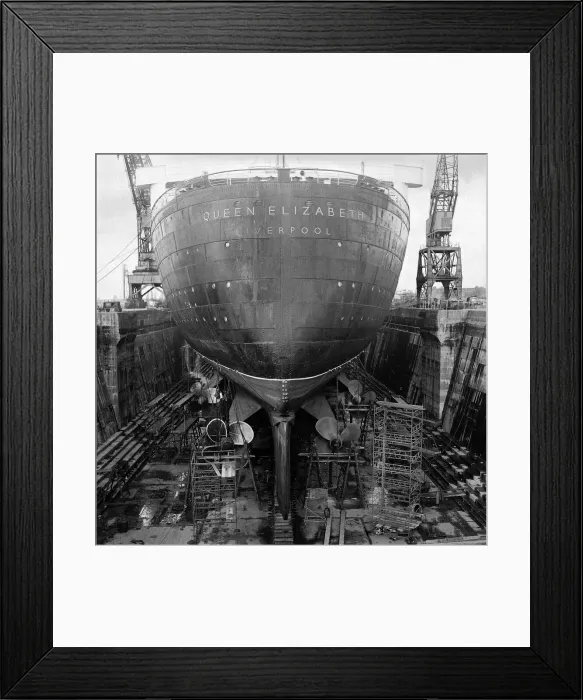 Framed Print : The Cunard Liner Queen Elizabeth in dry dock in Southampton for her yearly overhaul Framed Print : The Cunard Liner Queen Elizabeth in dry dock in Southampton for her yearly overhaul