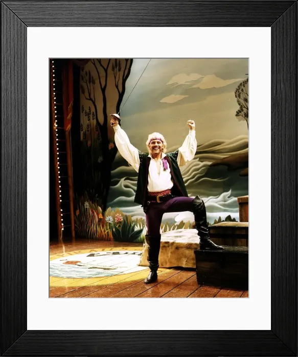Framed Print : Paul Nicholas Actor stars in Pirates of Penzance'A©Mirrorpix Framed Print : Paul Nicholas Actor stars in Pirates of Penzance'A©Mirrorpix