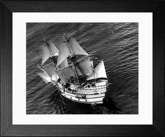 Framed Print : Ships: Mayflower II April 1957, cheered the Daily Mirror Aircraft when it found her in Framed Print : Ships: Mayflower II April 1957, cheered the Daily Mirror Aircraft when it found her in