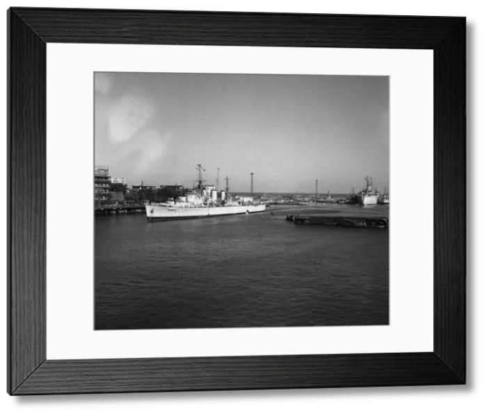 Framed Print : Suez Crisis 1956 The 4000 ton minelayer Manxman becomes the first ship to sail up Framed Print : Suez Crisis 1956 The 4000 ton minelayer Manxman becomes the first ship to sail up