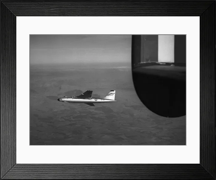 Framed Print : Vickers Valliant B1 V Bomber from RAF Marham in Norfolk Framed Print : Vickers Valliant B1 V Bomber from RAF Marham in Norfolk