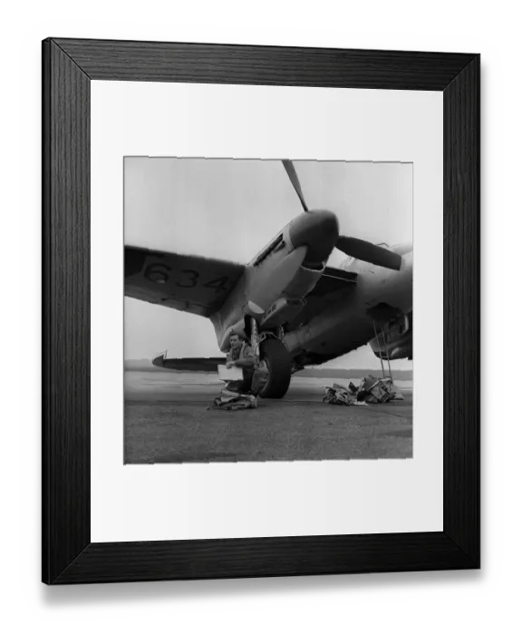 Framed Print : Aircraft De Havilland DH98 Mosquito TA634 - Flying Officer Kirkham fills in his flying