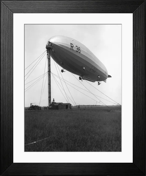 Framed Print : Beardmore R36 Airship - Members of Parliament stand by for a free trip in the Beardmore Framed Print : Beardmore R36 Airship - Members of Parliament stand by for a free trip in the Beardmore
