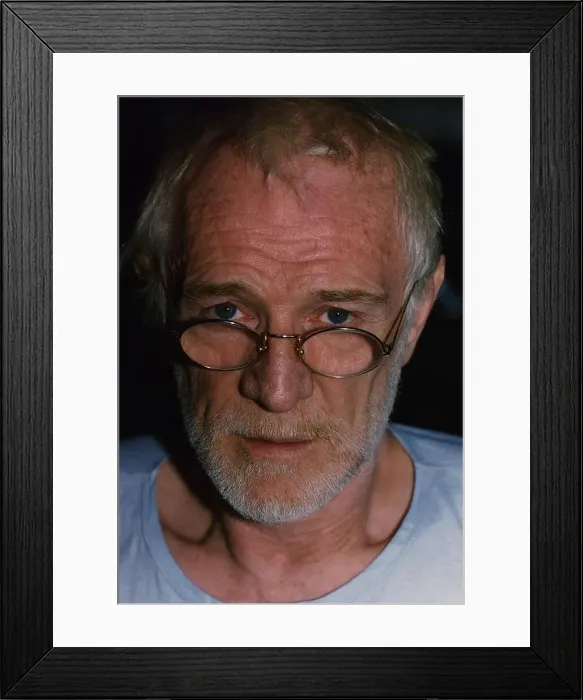 Framed Print : Richard Harris actor - with beard and spectacles A©Mirrorpix Framed Print : Richard Harris actor - with beard and spectacles A©Mirrorpix