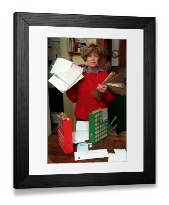 Framed Print : Susannah York actress February 1990 A©Mirrorpix