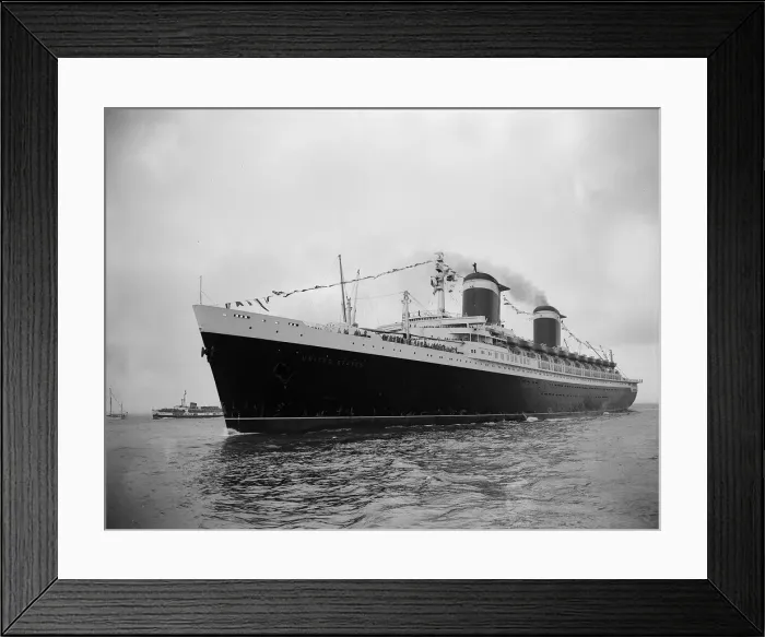 Framed Print : Ship United States arriving at Southampton after making record breaking maiden voyage