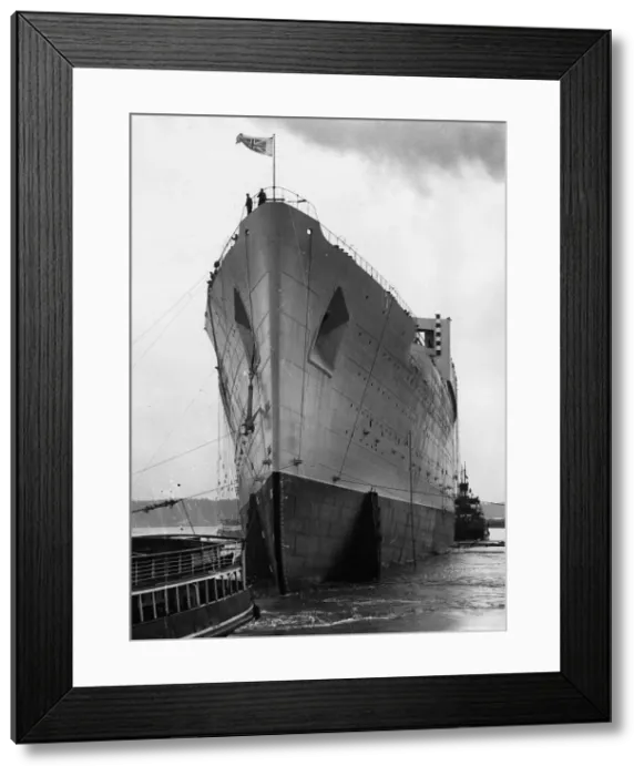 Framed Print : The Queen Mary ship being launched at John Brown shipyard in Clydebank September 1934 Framed Print : The Queen Mary ship being launched at John Brown shipyard in Clydebank September 1934
