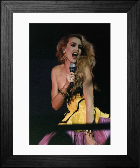Framed Print : Jerry Hall singer actress model sings A©Mirrorpix Framed Print : Jerry Hall singer actress model sings A©Mirrorpix