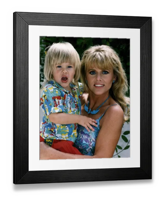 Framed Print : Britt Ekland Film Actress with her son TJ age 2 A©Mirrorpix