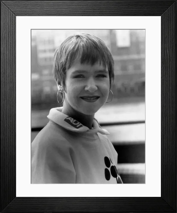 Framed Print : Susan Tully Actress at The London Marathon A©Mirrorpix Framed Print : Susan Tully Actress at The London Marathon A©Mirrorpix