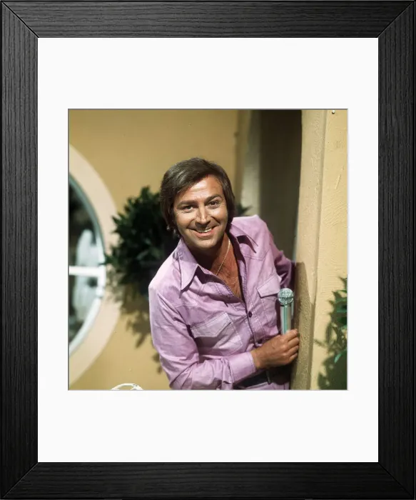Framed Print : Des O Connor singer comedian A©mirrorpix