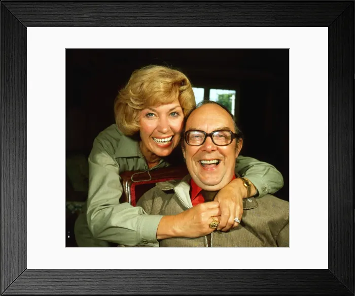 Framed Print : Eric Morecambe with wife Joan Morecambe 1980s A©mirrorpix Framed Print : Eric Morecambe with wife Joan Morecambe 1980s A©mirrorpix