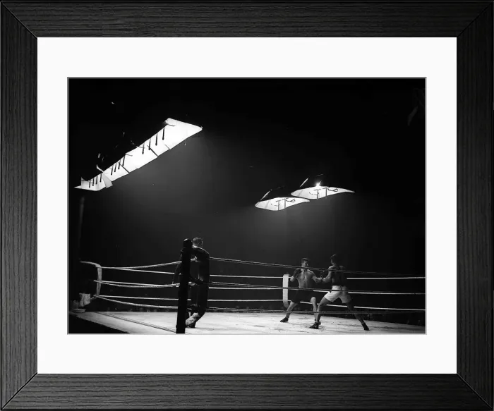 Framed Print : Boxing Pal Moore v Brique at Albert Hall Framed Print : Boxing Pal Moore v Brique at Albert Hall