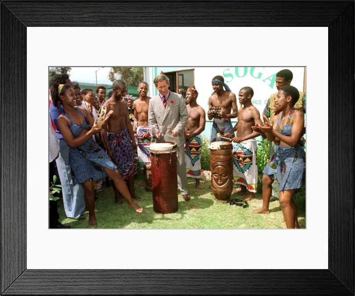 Framed Print : Prince Charles in South Africa Visiting Cape Town in November 1997 Having a go at some Framed Print : Prince Charles in South Africa Visiting Cape Town in November 1997 Having a go at some