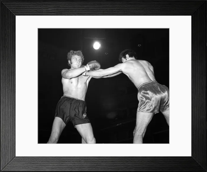 Framed Print : Joe Bugner Heavyweight Boxer January 1971 fighting Carl Gizzi at Royal Albert Hall Framed Print : Joe Bugner Heavyweight Boxer January 1971 fighting Carl Gizzi at Royal Albert Hall