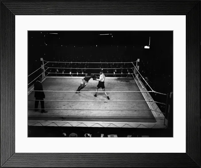 Framed Print : Boxing Johnny Basham V Francis Charles Framed Print : Boxing Johnny Basham V Francis Charles