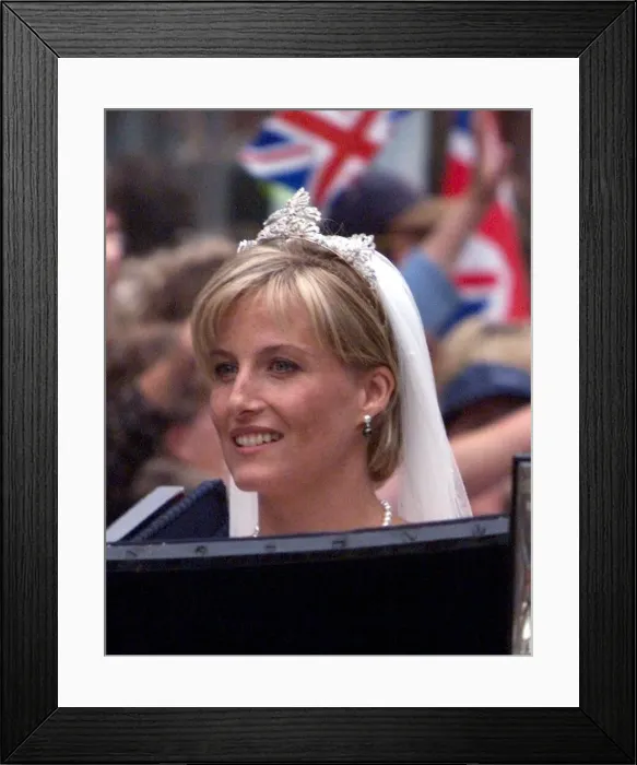  : Sophie Rhys Jones pictured in carriage after her wedding to Prince Edward June