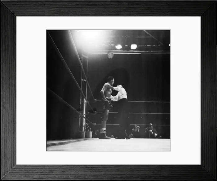 Framed Print : Muhammad Ali (Cassius Clay) v Henry Cooper May 1966 Heavyweight Championship bout @