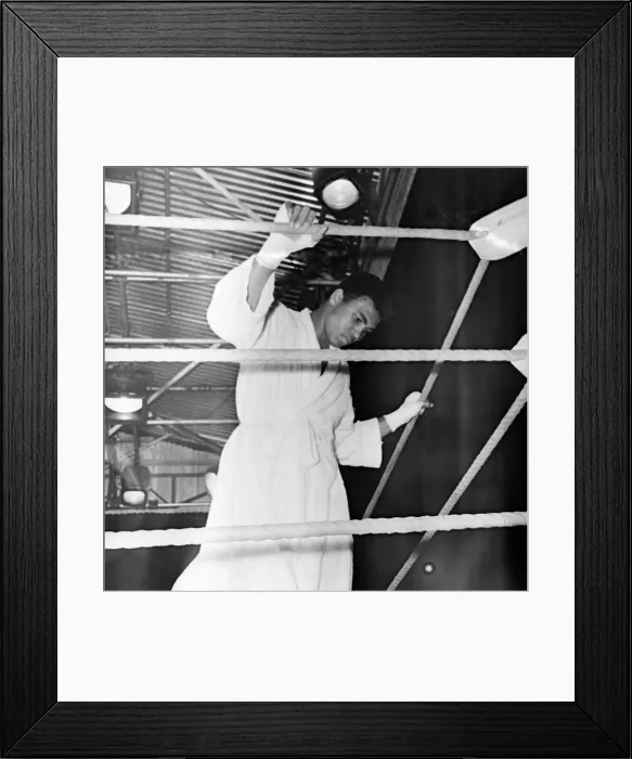 Framed Print : Muhammad Ali v Henry Cooper May 1966 Heavyweight Championship bout @ Highbury Framed Print : Muhammad Ali v Henry Cooper May 1966 Heavyweight Championship bout @ Highbury