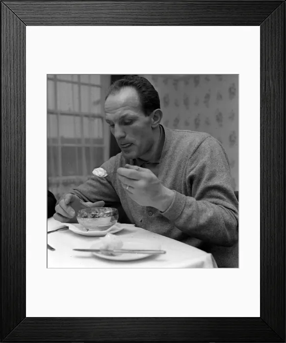 Framed Print : Clement Freud having dinner with British Heavyweight Boxing Champion Henry Cooper Framed Print : Clement Freud having dinner with British Heavyweight Boxing Champion Henry Cooper