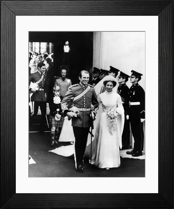 Framed Print : Princess Anne Captain Mark wedding leaving Westminster Abbey November 1973