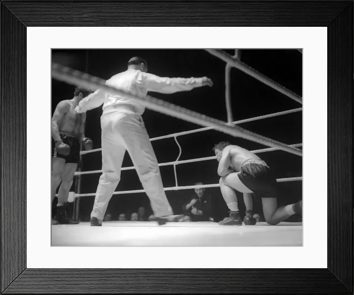 Framed Print : Freddie Hills and Gus Leslevich - Jul 1948 in action