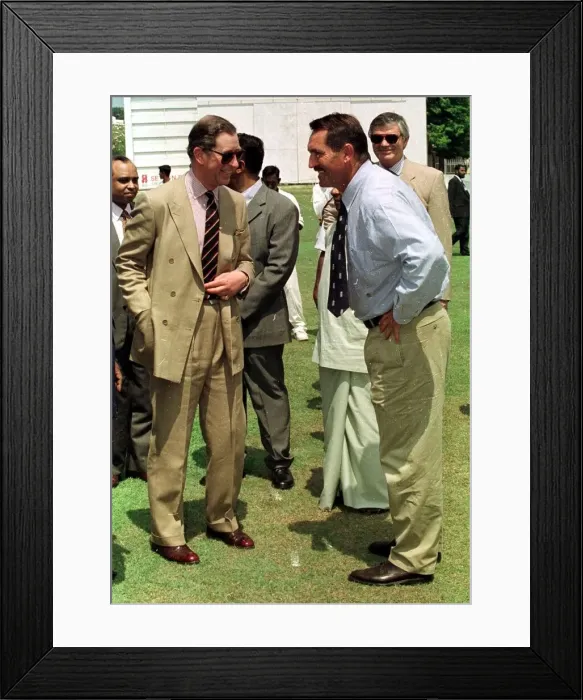 Framed Print : Prince Charles meets cricket selector Graham Gooch in Colombo, Sri Lanka Framed Print : Prince Charles meets cricket selector Graham Gooch in Colombo, Sri Lanka