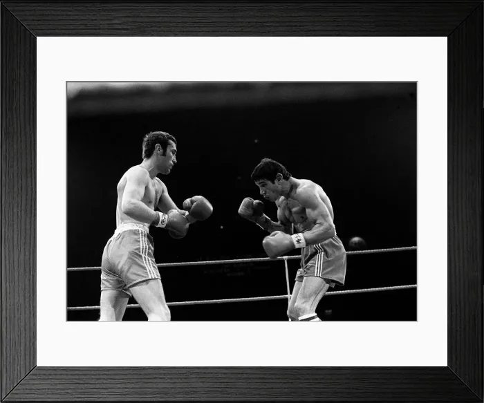 Framed Print : Alan Minter v Gratien Tonna at Wembley 1978 Framed Print : Alan Minter v Gratien Tonna at Wembley 1978