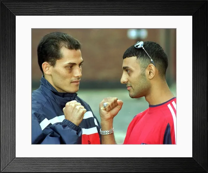 Framed Print : Prince Naseem Hamed with world title fight opponent Jose Badillo (L Framed Print : Prince Naseem Hamed with world title fight opponent Jose Badillo (L