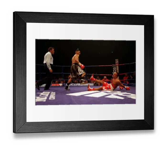 Framed Print : Prince Naseem Hamed v Wilfredo Vasquez April 1998 Prince Naseem Hamed boxer knocks