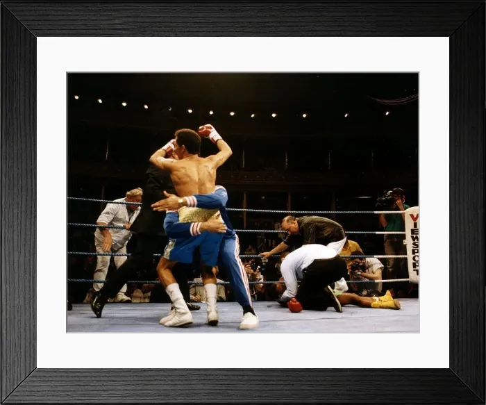 Framed Print : Duke McKenzie Boxer laying on ring floor after being knocked out by Rafael Del Valle Framed Print : Duke McKenzie Boxer laying on ring floor after being knocked out by Rafael Del Valle