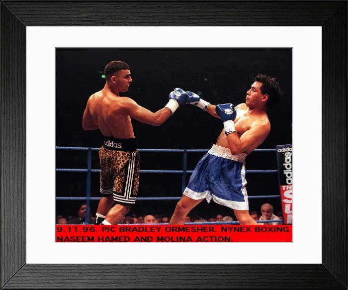 Framed Print : Prince Naseem Hamed Boxer punches Remigio Molina Boxer during their WBO Featherweight