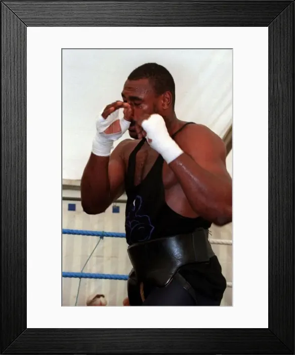 : Oliver McCall Boxing December 97 Former world heavyweight champion in training : Oliver McCall Boxing December 97 Former world heavyweight champion in training