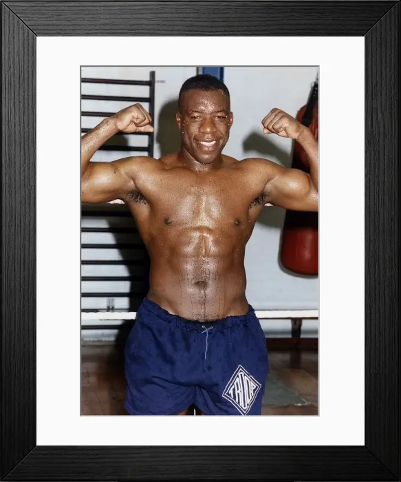 Framed Print : Gary Mason Boxing Heavywieght boxer flexing his muscles Framed Print : Gary Mason Boxing Heavywieght boxer flexing his muscles