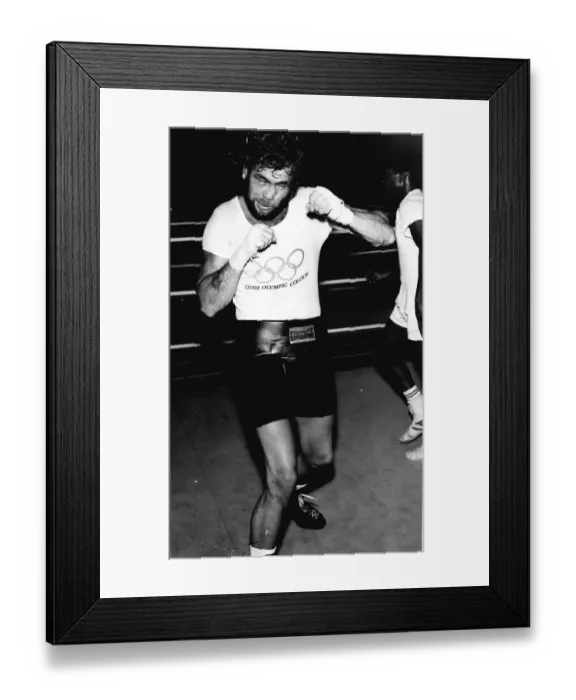 Framed Print : Chris Finnegan Olympic Commonwealth and European Boxing pratising his punches at Crystal