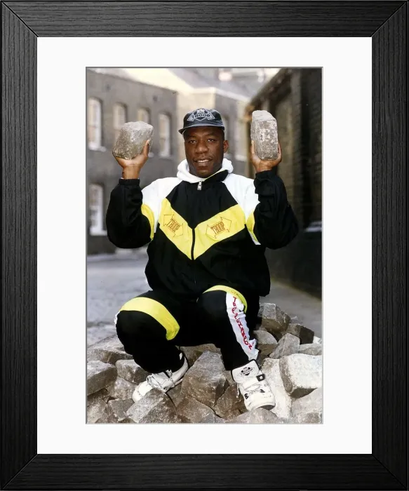 Framed Print : Gary Mason Boxing Former British Heavyweight Champion Training using rocks Framed Print : Gary Mason Boxing Former British Heavyweight Champion Training using rocks